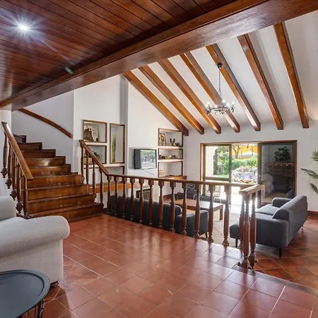 Villa Out Do Lince - 8 Ensuite, Heated Pool & Gym - Marina *