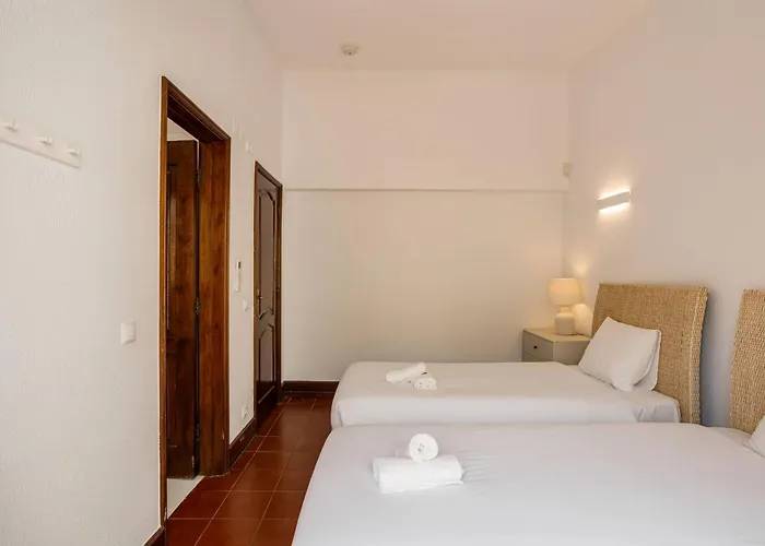 Out Do Lince - 8 Ensuite, Heated Pool & Gym - Marina *