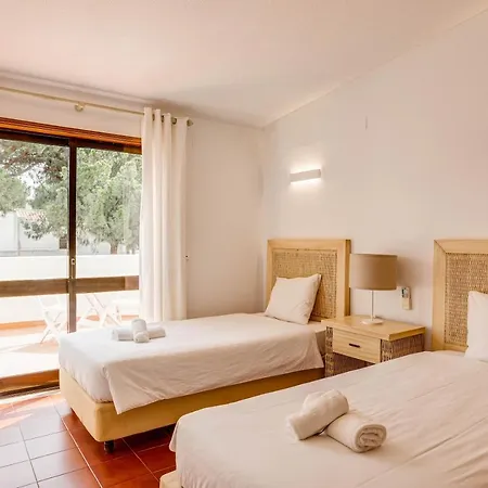 Villa Out Do Lince - 8 Ensuite, Heated Pool & Gym - Marina