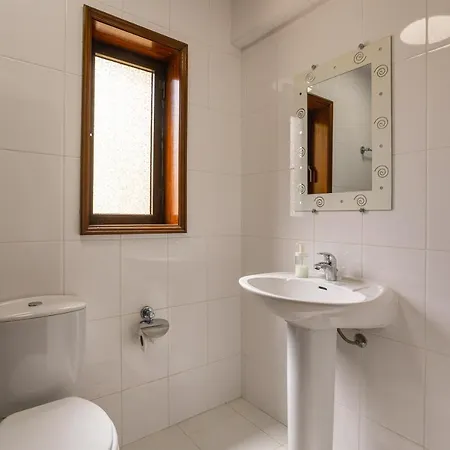 Out Do Lince - 8 Ensuite, Heated Pool & Gym - Marina Villa