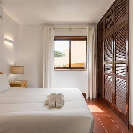Out Do Lince - 8 Ensuite, Heated Pool & Gym - Marina *