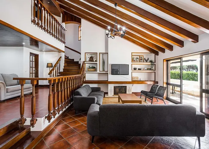 Villa Out Do Lince - 8 Ensuite, Heated Pool & Gym - Marina *