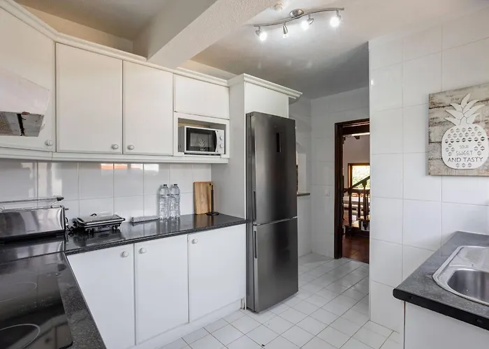 Out Do Lince - 8 Ensuite, Heated Pool & Gym - Marina Villa *