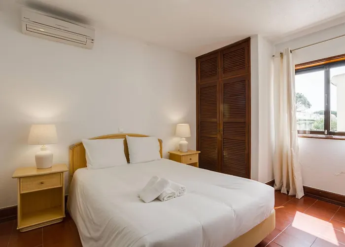 Villa Out Do Lince - 8 Ensuite, Heated Pool & Gym - Marina *