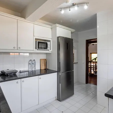 Out Do Lince - 8 Ensuite, Heated Pool & Gym - Marina Вилла Виламура