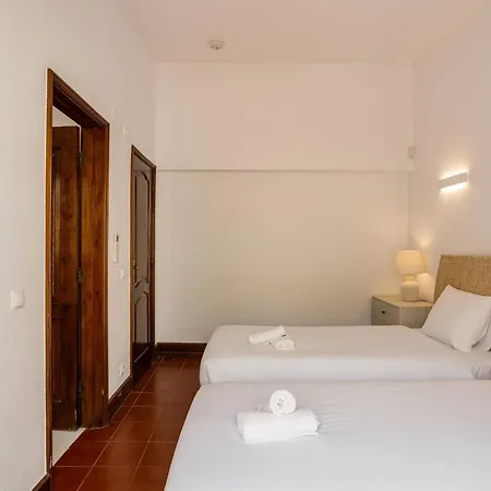 Out Do Lince - 8 Ensuite, Heated Pool & Gym - Marina Вилла *